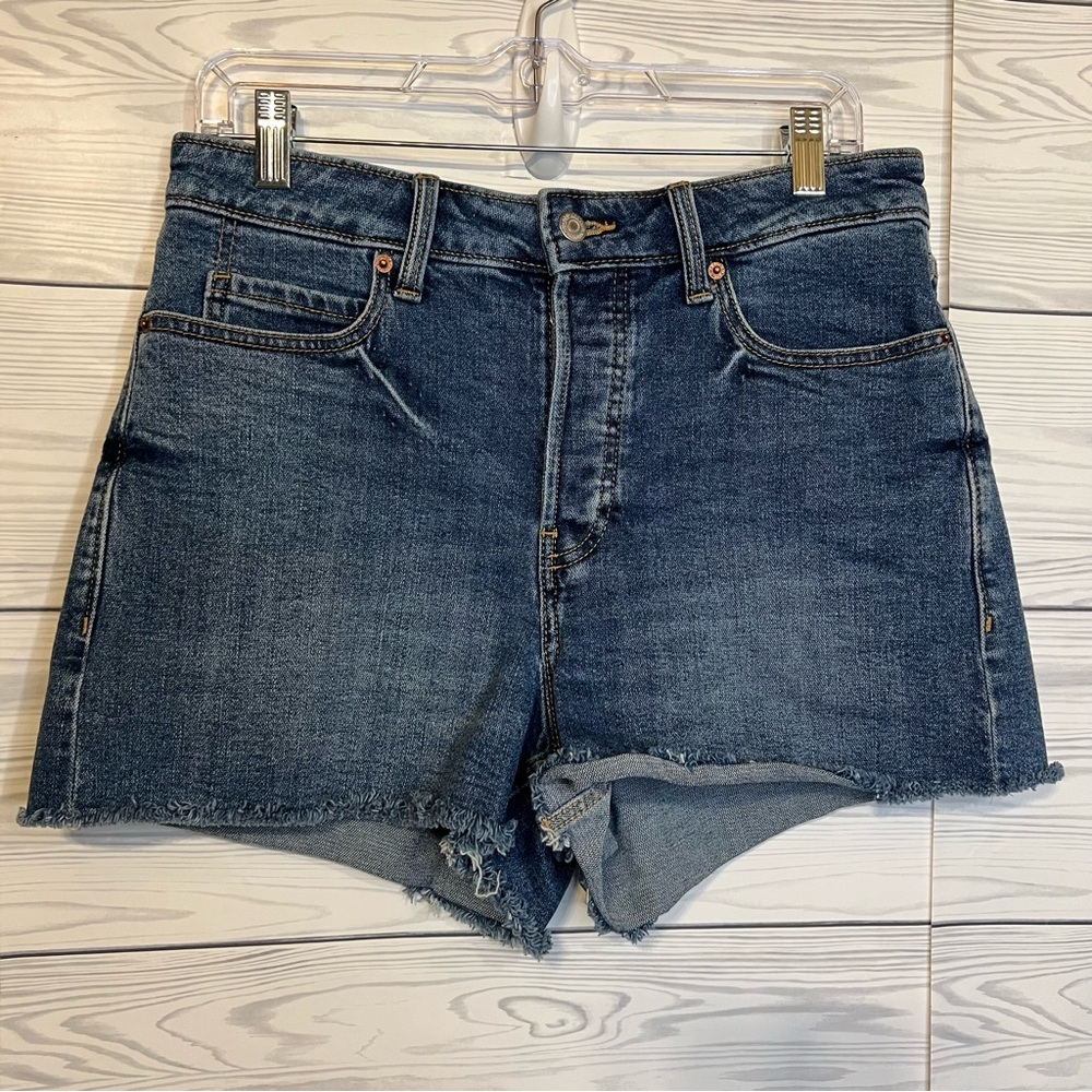 Size 8  Old Navy jean shorts